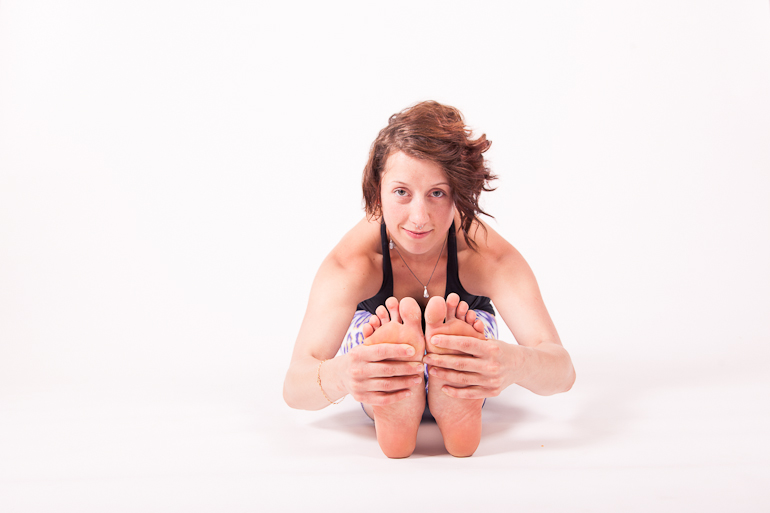 Ottawa.Yoga.Teacher.Jessica.pose.demos-4
