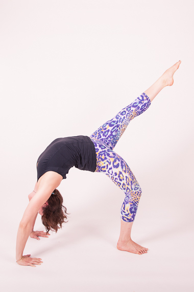 Ottawa.Yoga.Teacher.Jessica.pose.demos-50