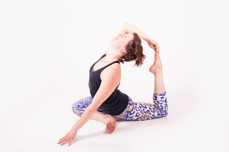 Ottawa.Yoga.Teacher.Jessica.pose.demos-8